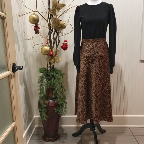 Dresses & Skirts - SIZE 0,2,4 LEOPARD SLIP MIDI SKIRT